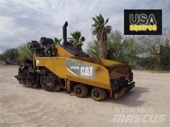 CAT AP-600D Espalhadoras de asfalto