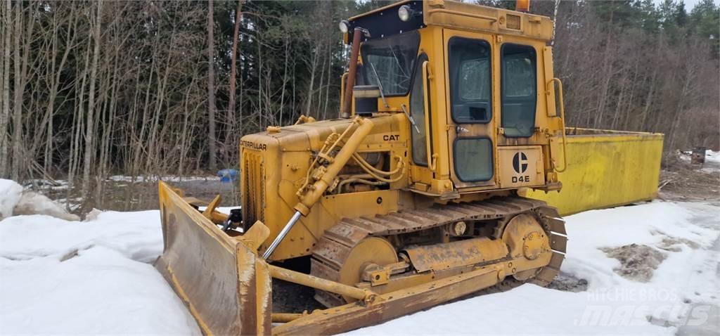 CAT D4E Dozers - Tratores rastos