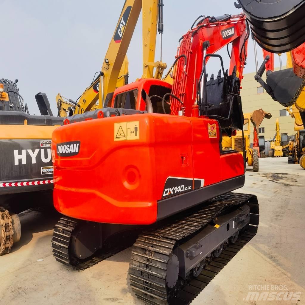 Doosan DX 140 Escavadeiras de esteiras