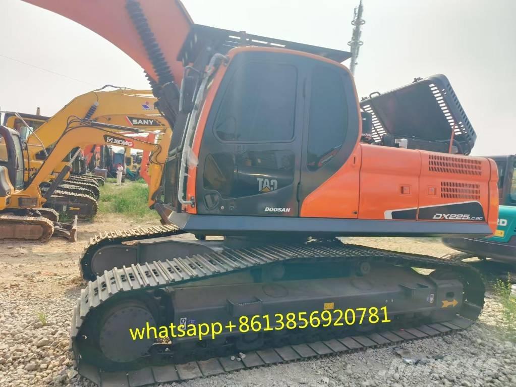 Doosan DX 225 Escavadeiras de esteiras
