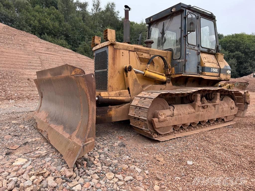 Komatsu D58E-1 Dozers - Tratores rastos