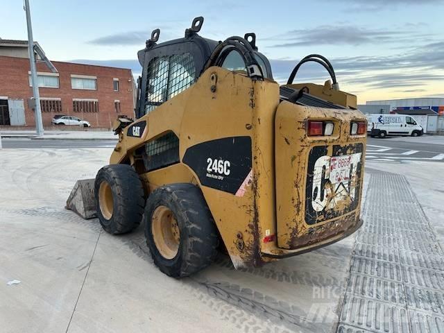 CAT 246 C Minicarregadeiras