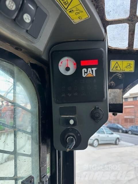 CAT 246 C Minicarregadeiras