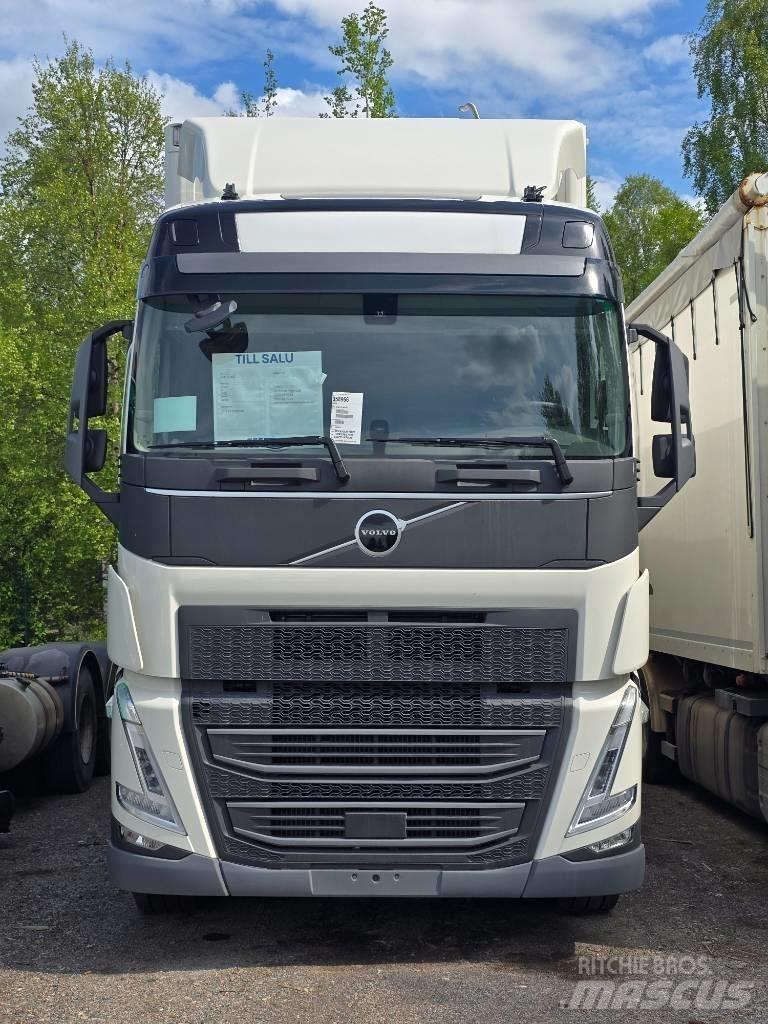 Volvo FH460 Caminhões de caixa fechada