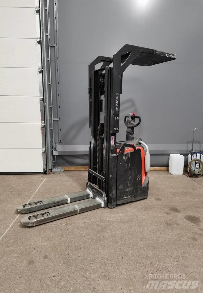 Toyota SPE120L Empilhador para operador externo