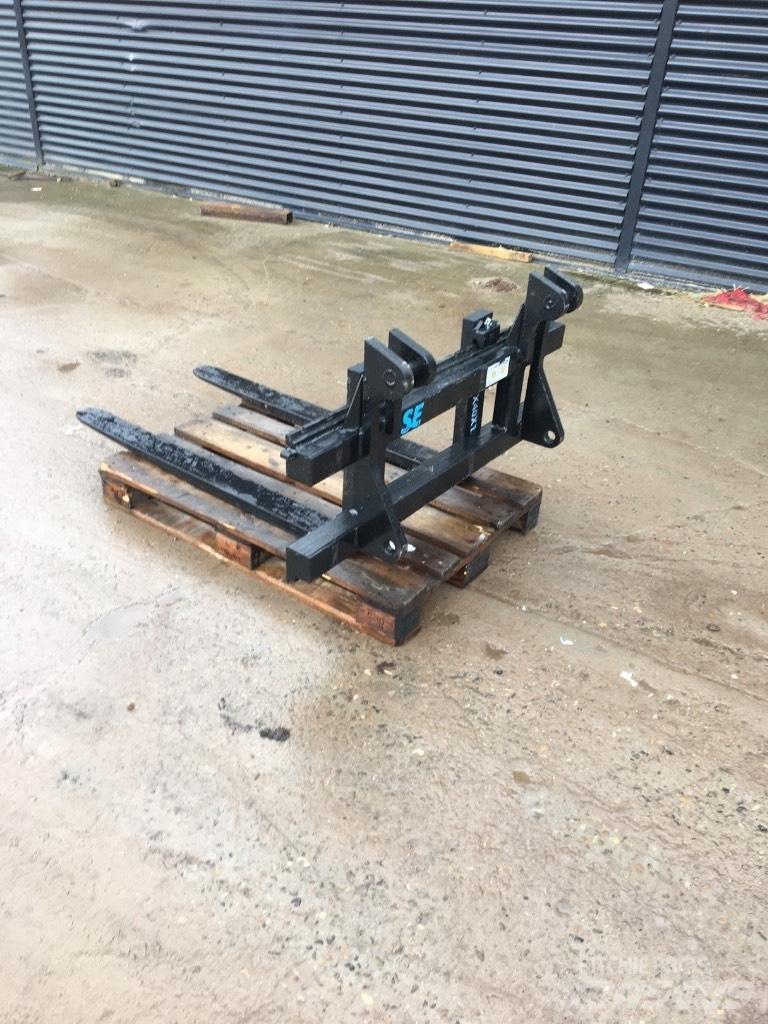  SE AB Terex TL65-80 Garfos