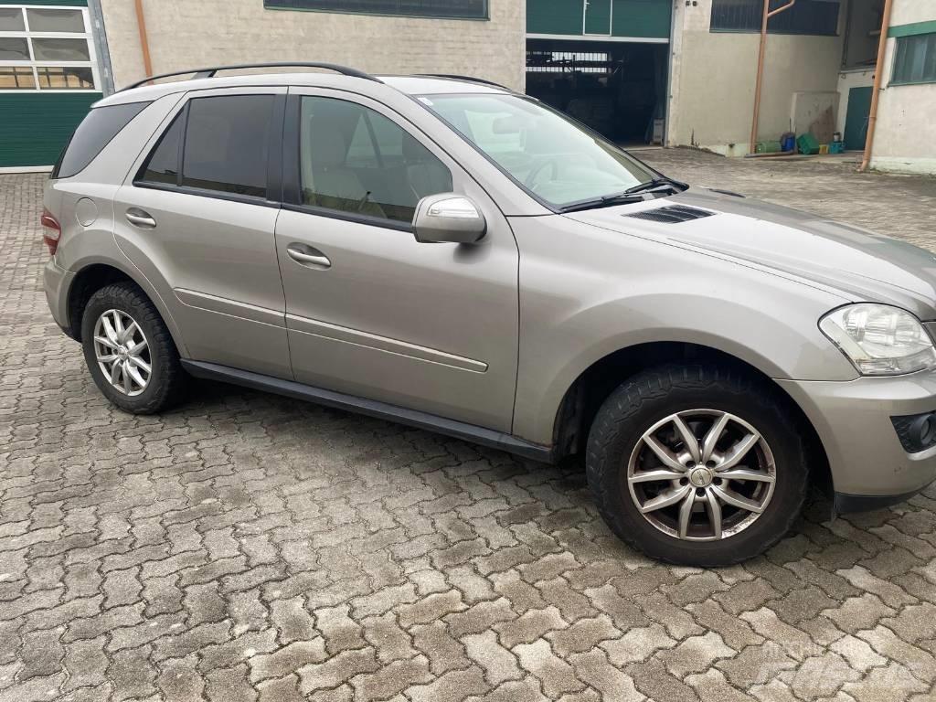 Mercedes-Benz ML 320 Automóvel