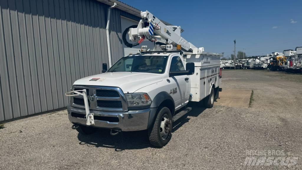 RAM 5500 Plataformas aéreas montadas em camião