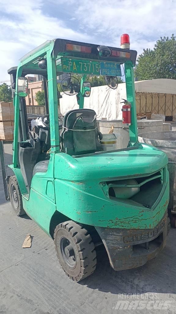 Mitsubishi FD 25 Empilhadores Diesel