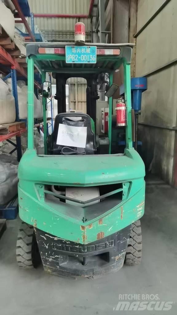 Mitsubishi FD 25 Empilhadores Diesel