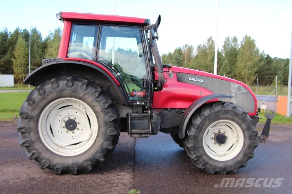 Valtra T 131 Tratores Agrícolas usados