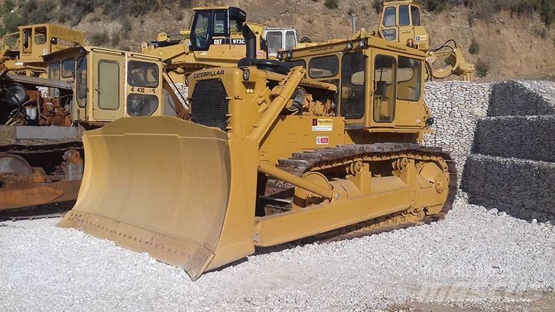 CAT D9G Dozers - Tratores rastos