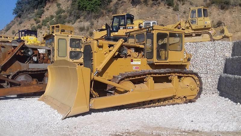 CAT D9G Dozers - Tratores rastos