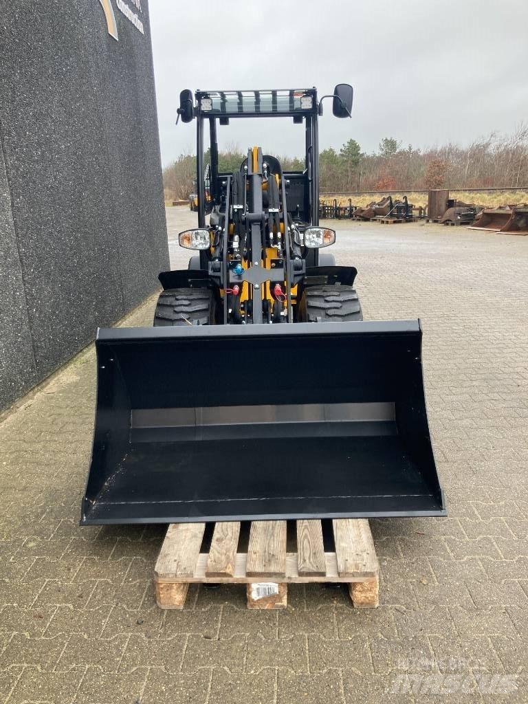 JCB 403 - Fabriksny Mini carregadoras