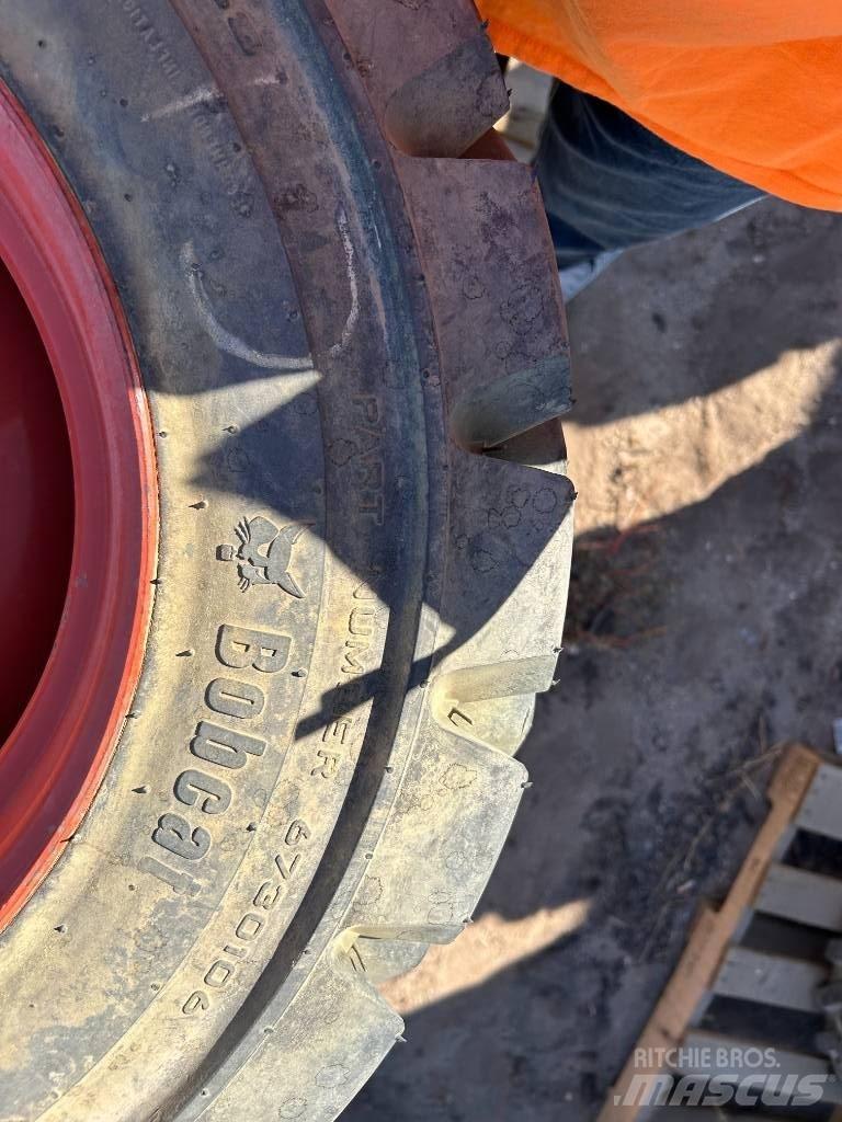 Bobcat 10x16.5 Tires Pneus