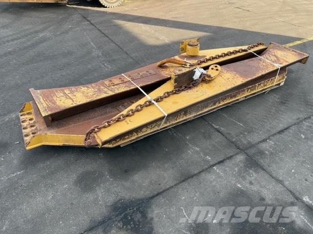 CAT 735 TAIL GATE Caminhões articulados