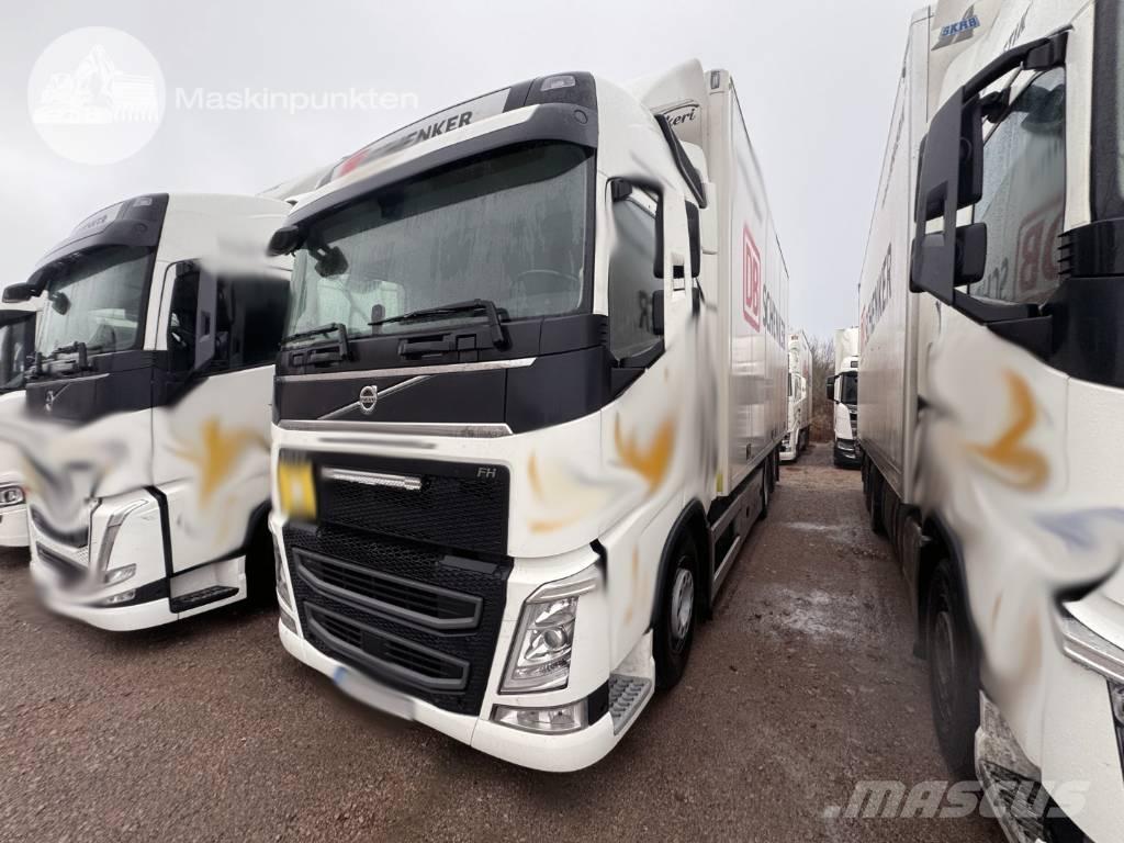 Volvo FH 500 Caminhões de caixa fechada