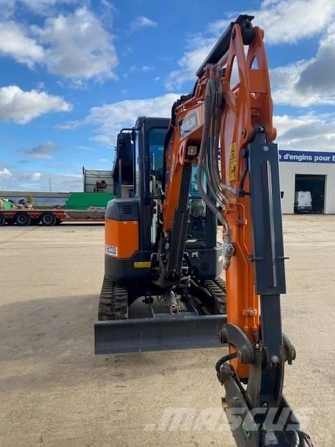 Develon DX 27 Z-7 Miniescavadeiras