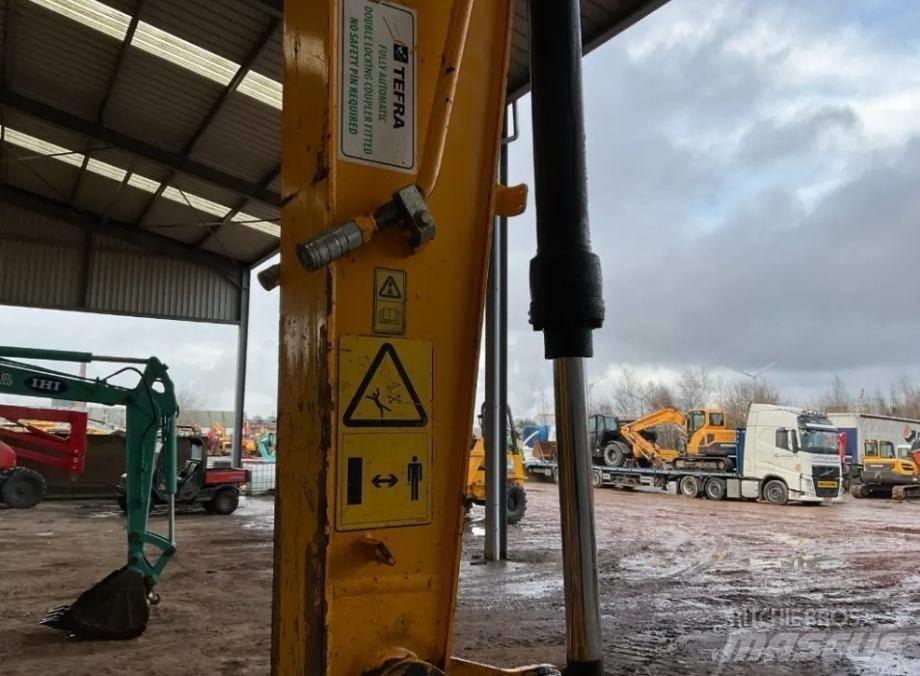 JCB JS 130 LC Escavadeiras de esteiras