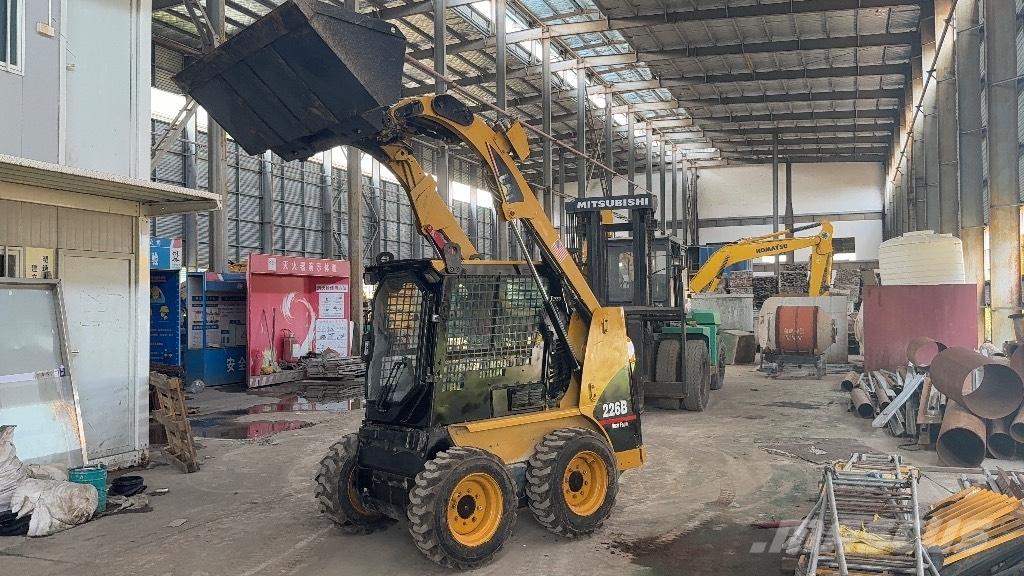 CAT 226 B Minicarregadeiras