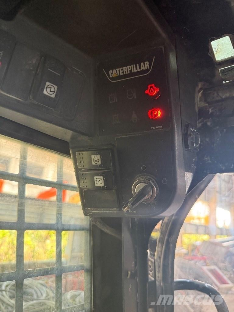 CAT 226 B Minicarregadeiras