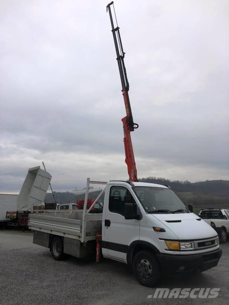 Iveco Daily 35-130 Caminhões de caixa fechada