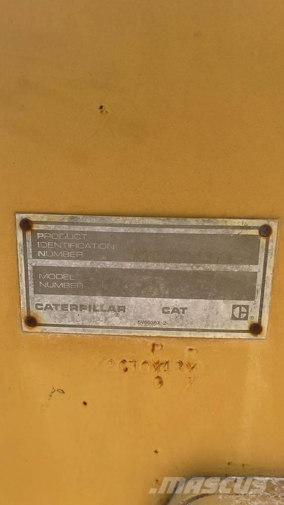 CAT D 4 C Dozers - Tratores rastos