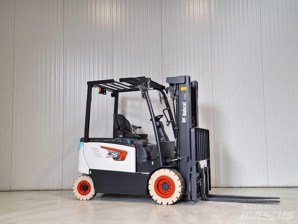 Bobcat B25X-7 PLUS Empilhadores eléctricos