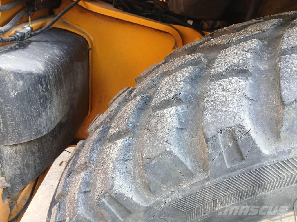 JCB 4cxProAEC Retroescavadeiras
