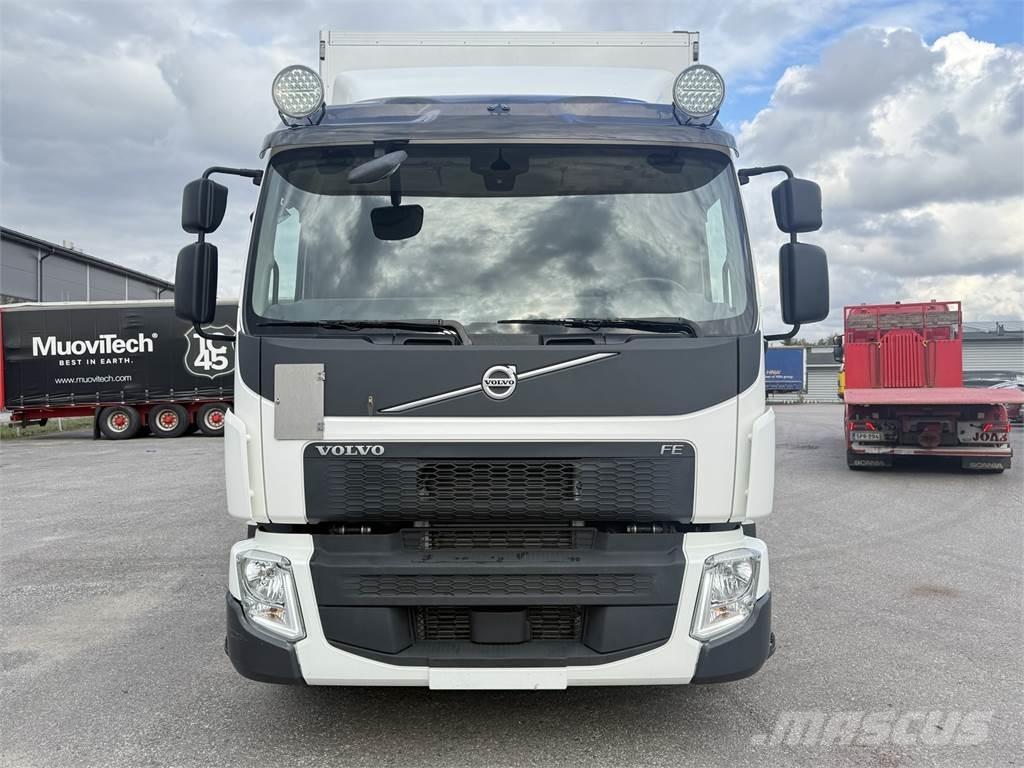 Volvo FE 320 4x2 Caminhões de caixa fechada
