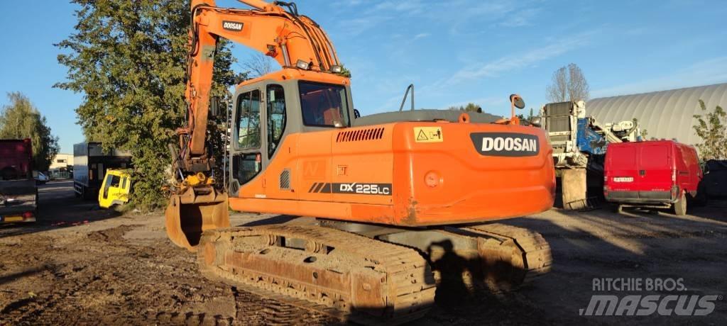 Doosan 225 LC Escavadeiras de esteiras