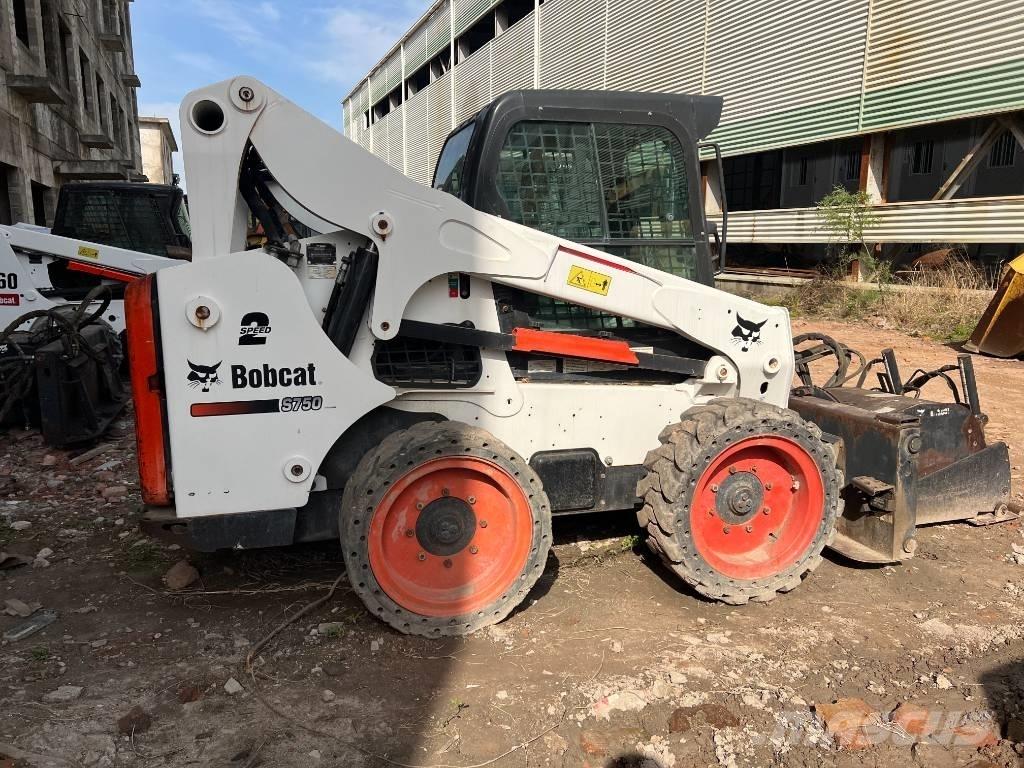 Bobcat S750 Minicarregadeiras