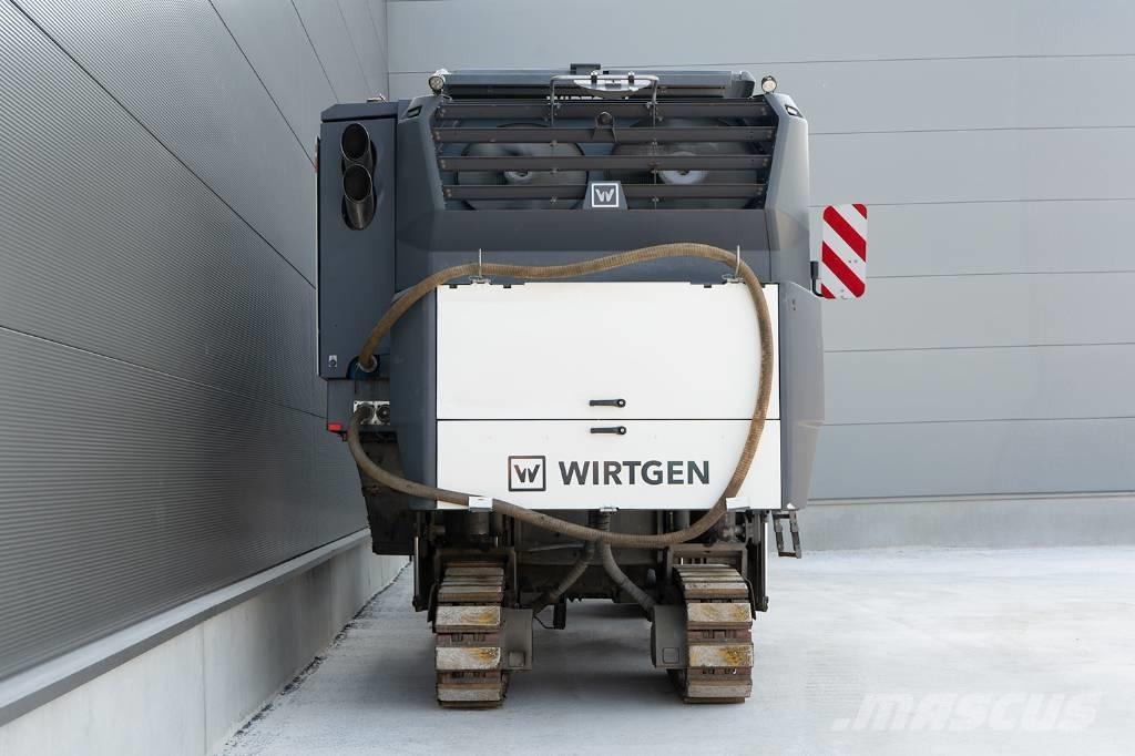 Wirtgen W 220 FI Moinhos de asfalto a frio