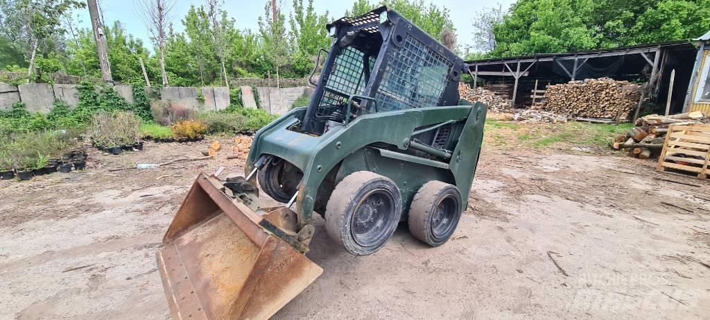 CAT 226 Minicarregadeiras