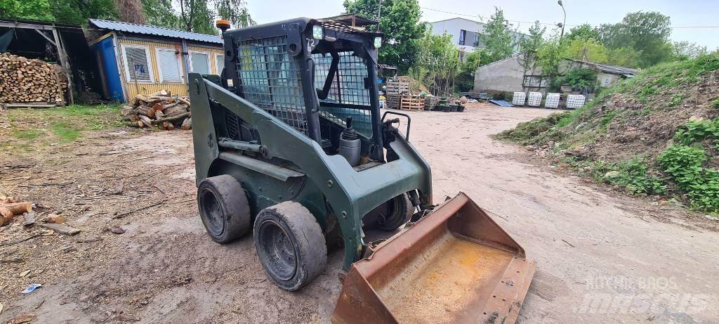 CAT 226 Minicarregadeiras
