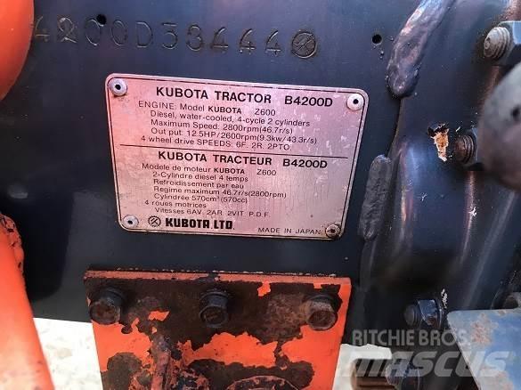 Kubota B4200 Retroescavadeiras