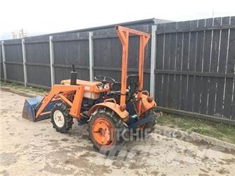 Kubota B7100D Retroescavadeiras