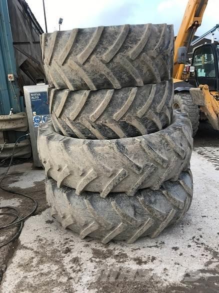  TYRES Pneus