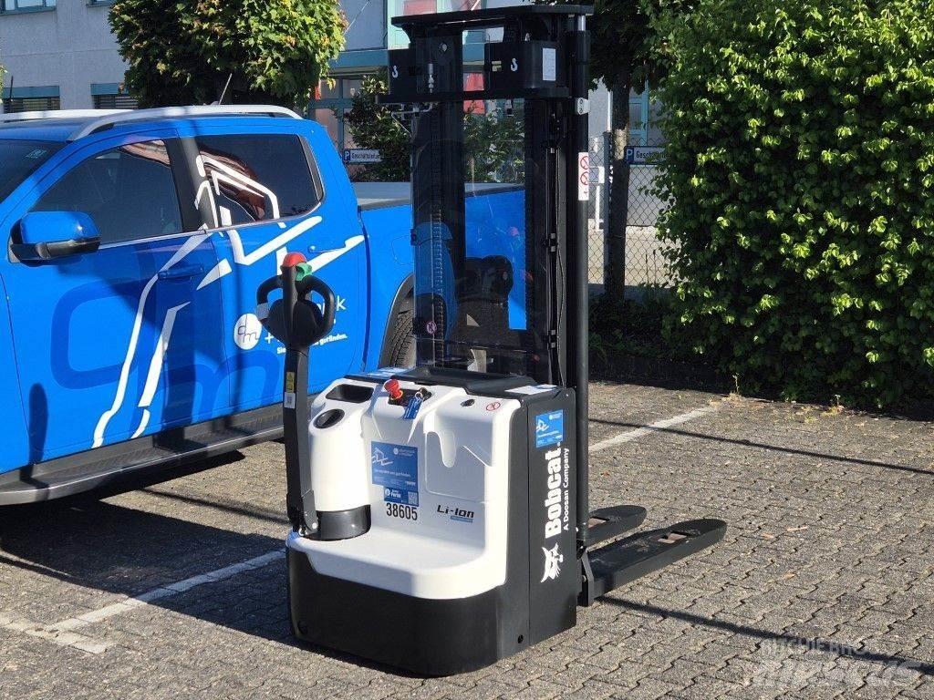 Bobcat BSL16N-I Empilhador para operador externo