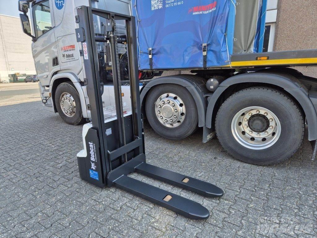 Bobcat LSM12N Empilhador para operador externo