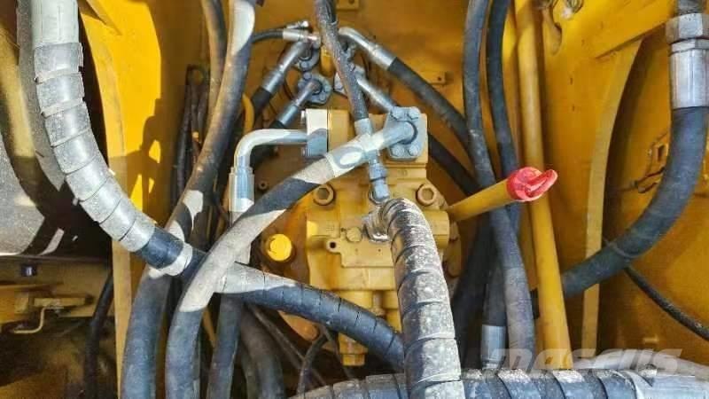 CAT 320 D 2 Escavadoras Midi 7t - 12t