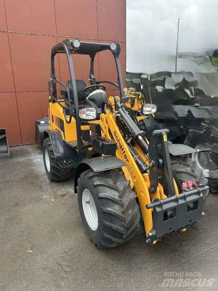 Schäffer 2445S Minicarregadeiras