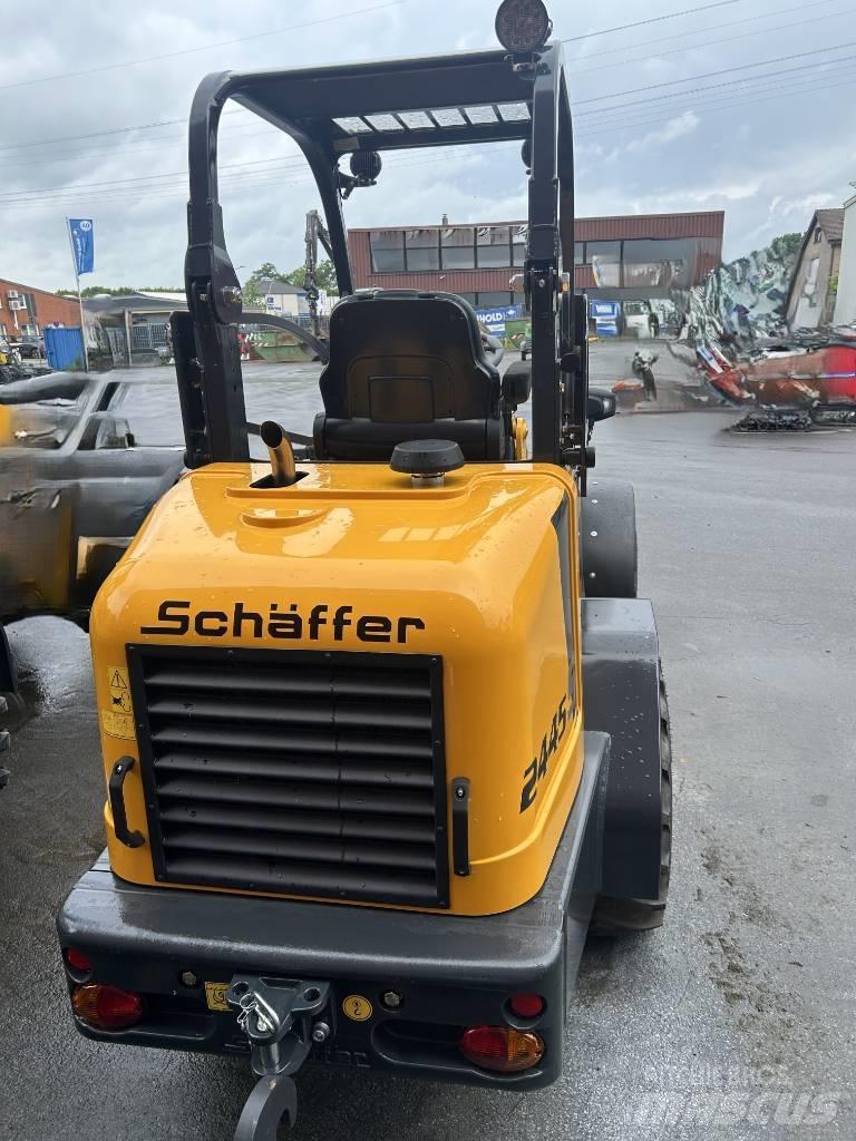 Schäffer 2445S Minicarregadeiras