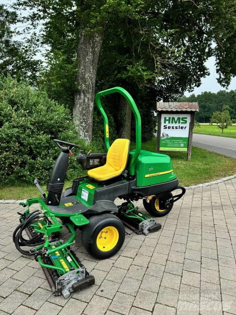 John Deere 2500 B Corta-Relvas Greens