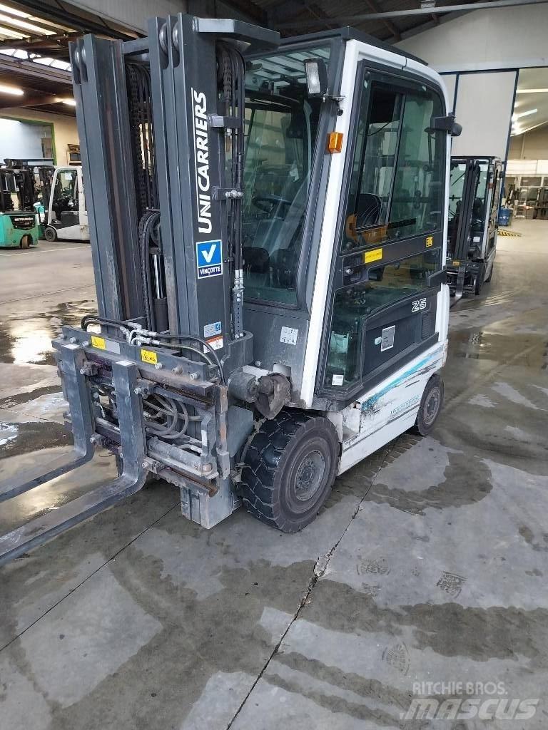 UniCarriers QX25 Empilhadores eléctricos