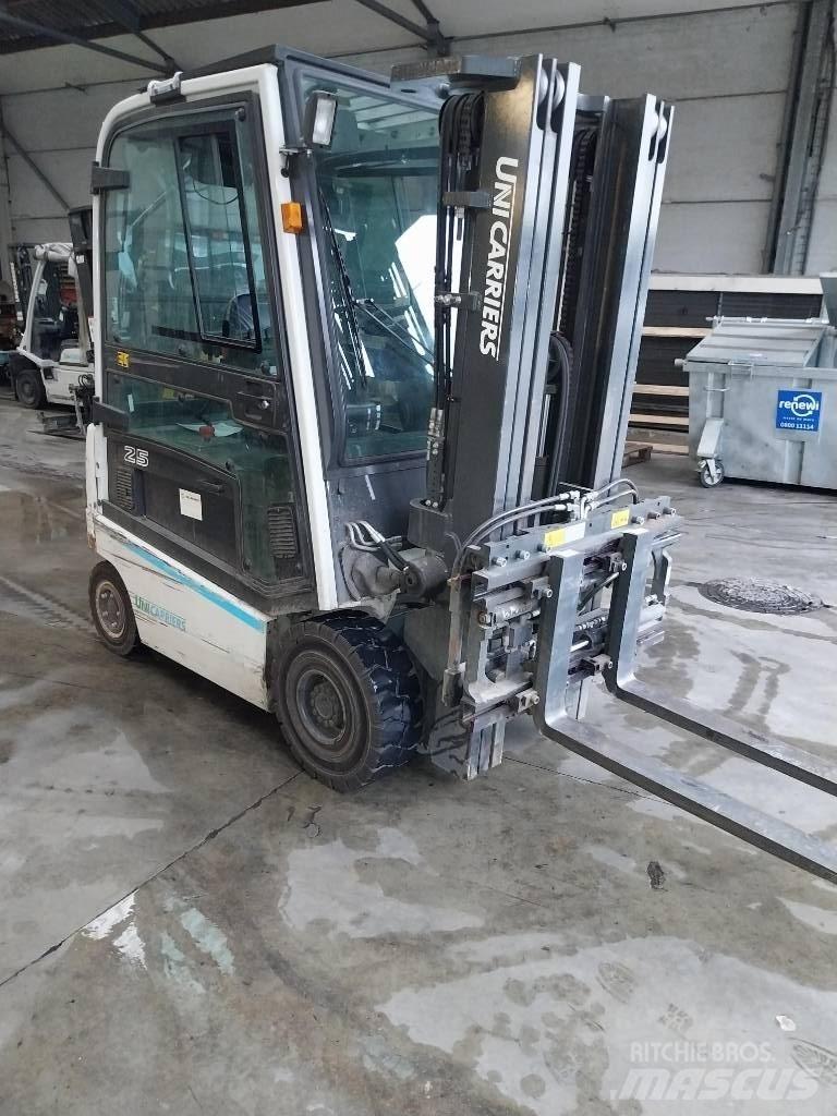 UniCarriers QX25 Empilhadores eléctricos