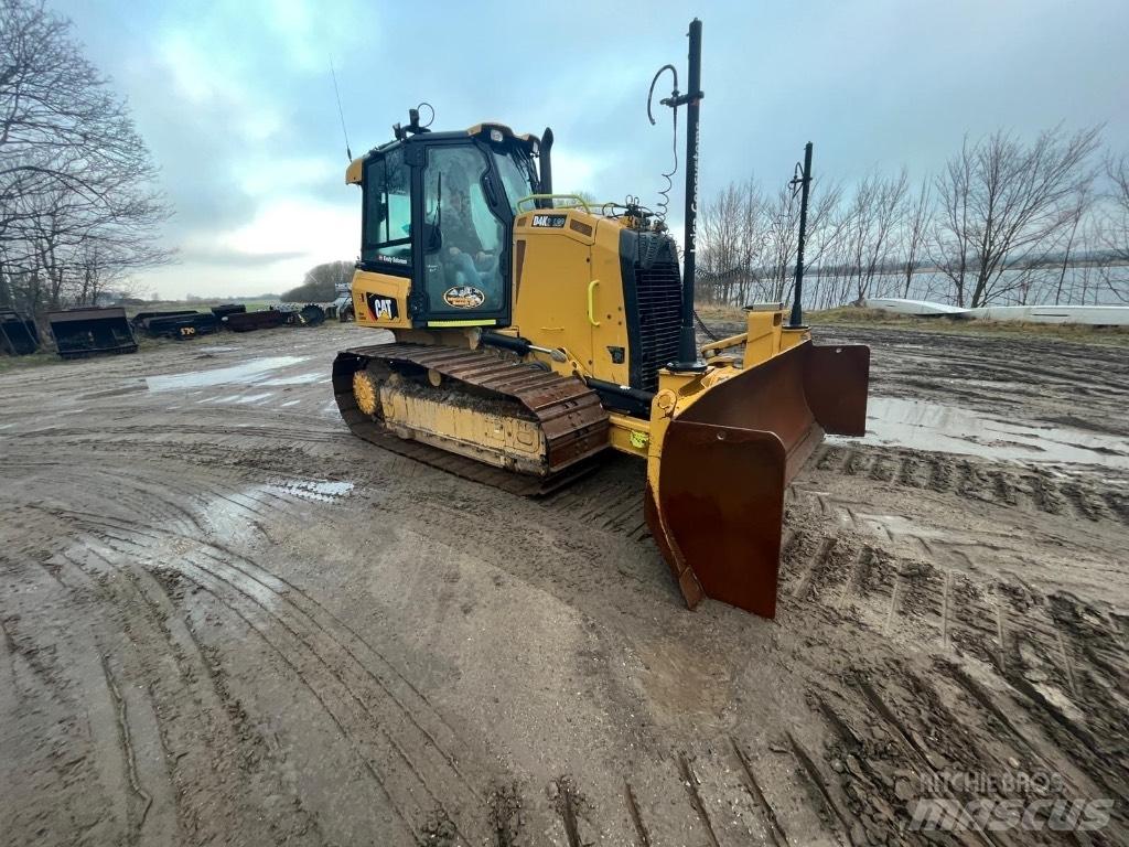CAT D 4 K 2 LGP Dozers - Tratores rastos