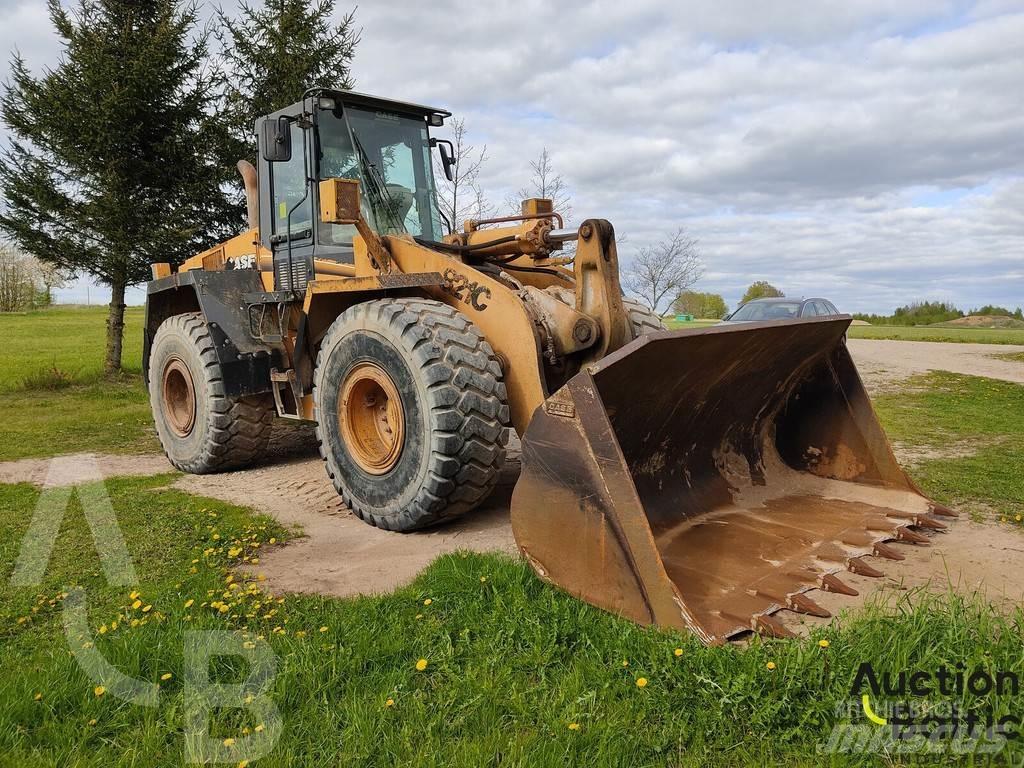 CASE 821 C Carregadeiras de rodas