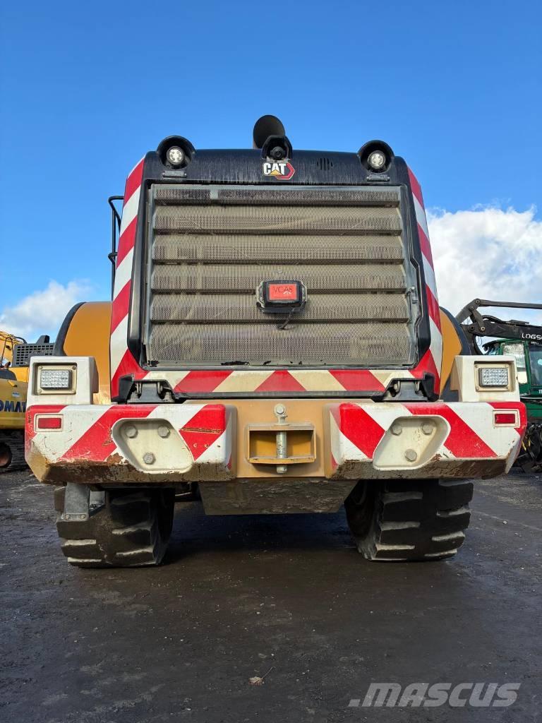 CAT 966 Carregadeiras de rodas