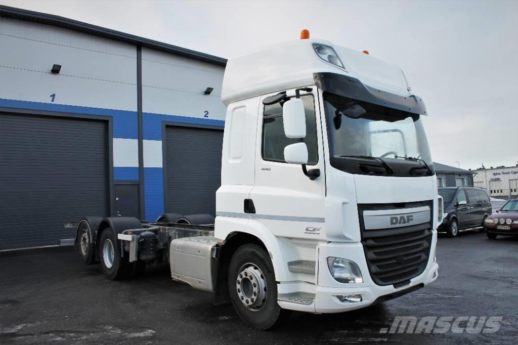 DAF CF 440 FAN Camiões de chassis e cabine
